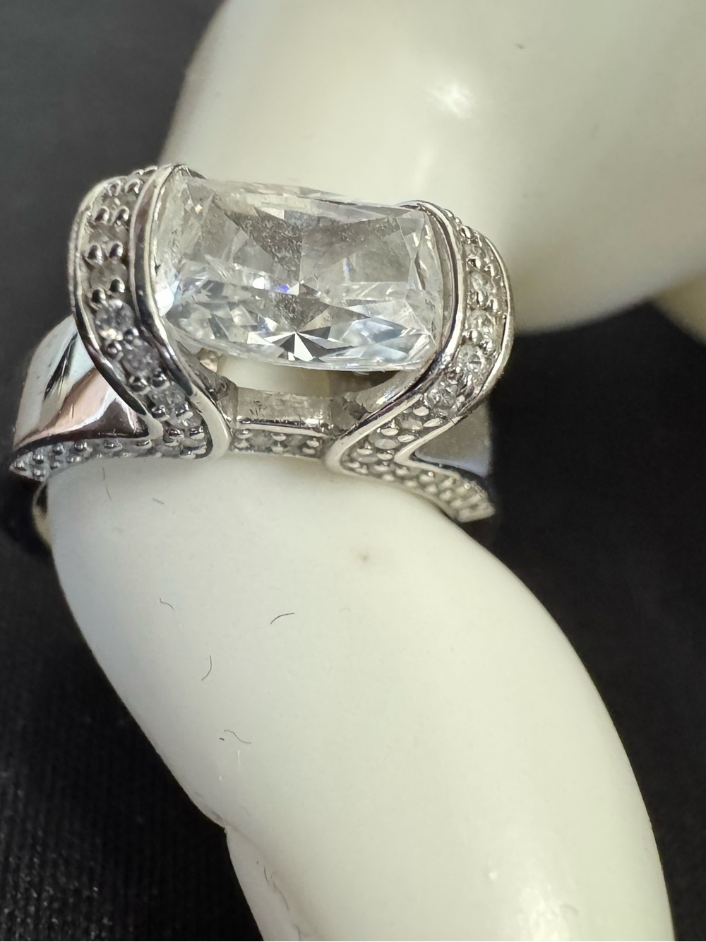 Classy .Ring. 925 Sterling Silver Clear Cubic Zirconia Stone-A Stunner For Sure!